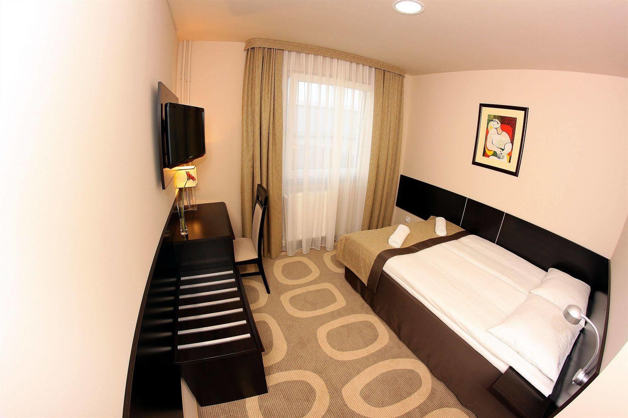 Hotel Picaro Stok Łagów Dış mekan fotoğraf